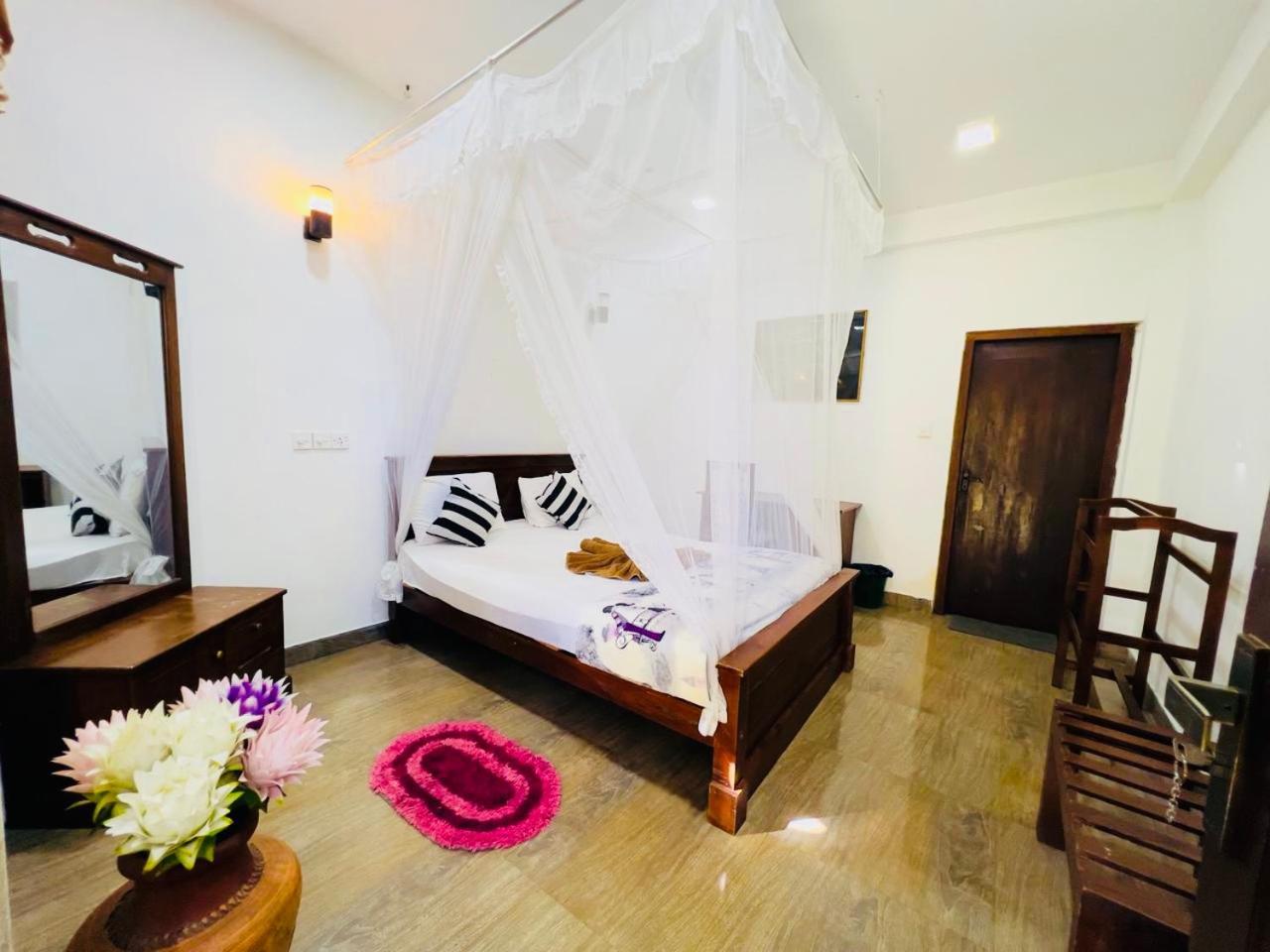 Citadel Of Dreams Ella Apartment Bagian luar foto